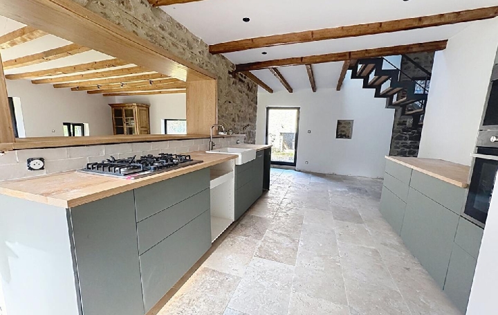 Maison DEUX-GROSNES (69860)  147 m2 262 000 € 