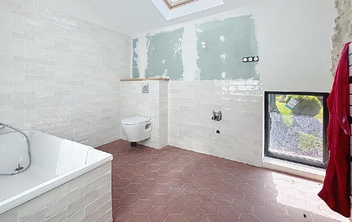 Maison DEUX-GROSNES (69860)  147 m2 262 000 € 