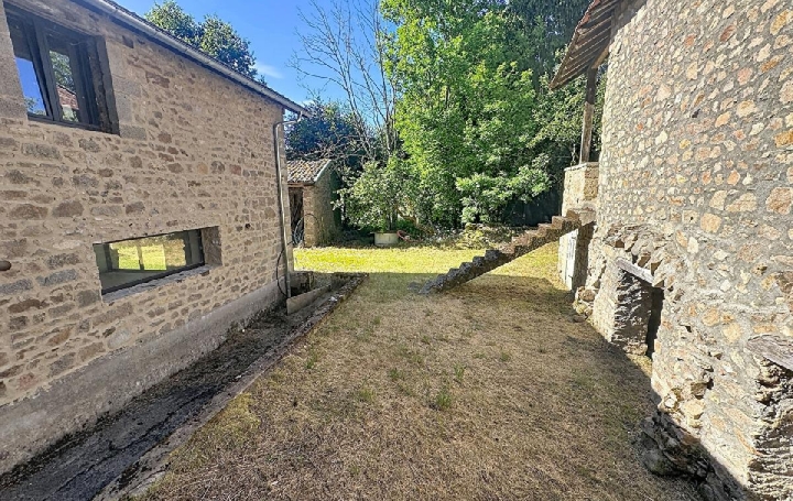 Maison DEUX-GROSNES (69860)  147 m2 262 000 € 