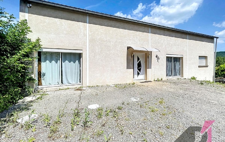 Maison LA ROCHE-VINEUSE (71960)  210 m2 369 000 € 