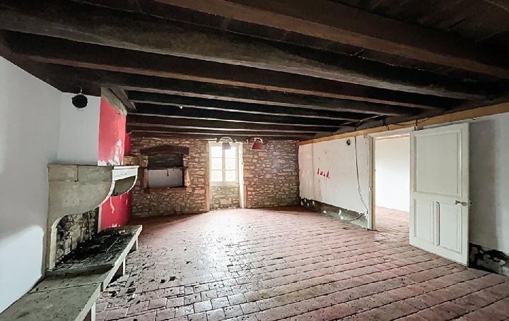 Maison VERZE (71960)  160 m2 115 000 € 