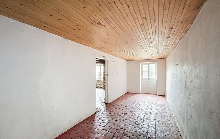 Maison VERZE (71960)  160 m2 115 000 € 