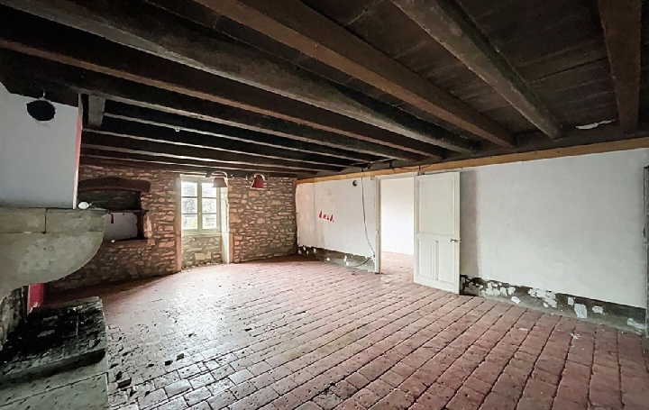 Maison VERZE (71960)  160 m2 115 000 € 