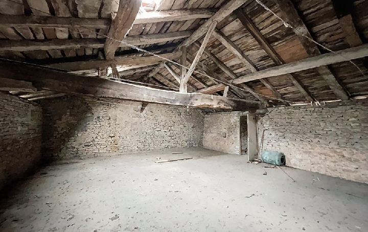 Maison VERZE (71960)  160 m2 115 000 € 