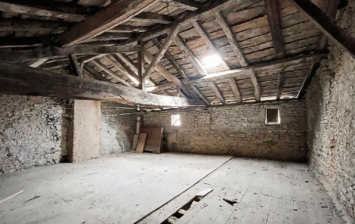 Maison VERZE (71960)  160 m2 115 000 € 