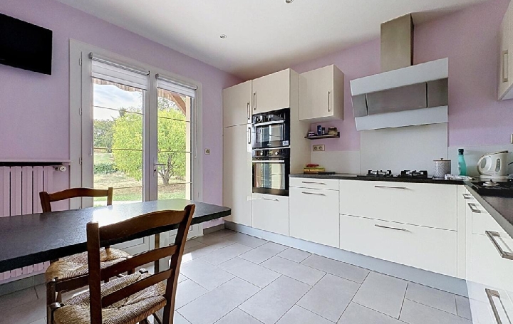 Maison SENOZAN (71260)  166 m2 384 800 € 