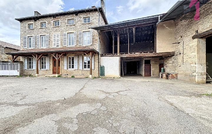 Maison VIRE (71260)  183 m2 374 000 € 