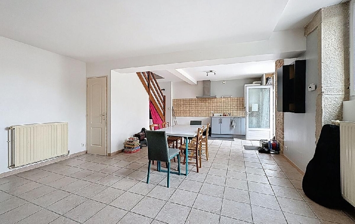 Maison AZE (71260)  79 m2 145 000 € 