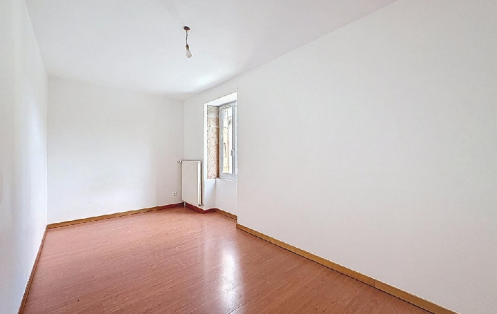 Maison AZE (71260)  79 m2 145 000 € 