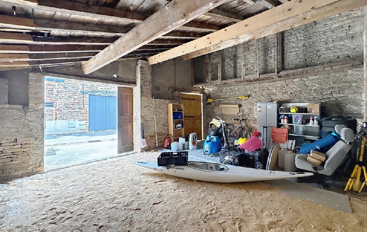 Maison AZE (71260)  79 m2 145 000 € 