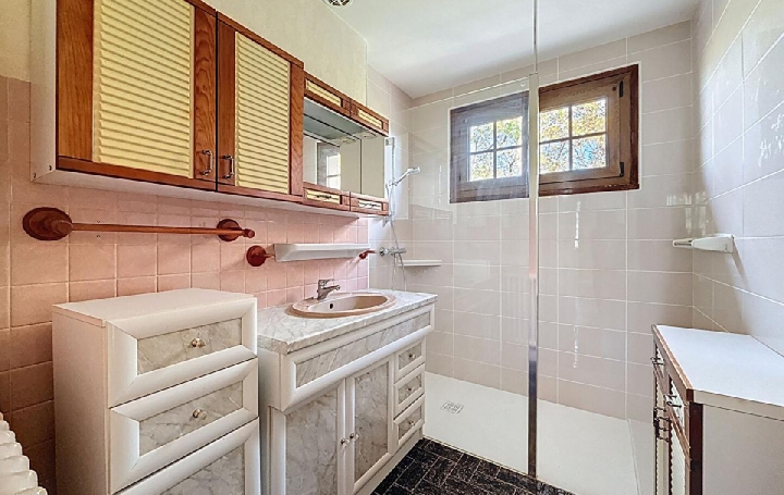 Maison LA ROCHE-VINEUSE (71960)  104 m2 230 000 € 