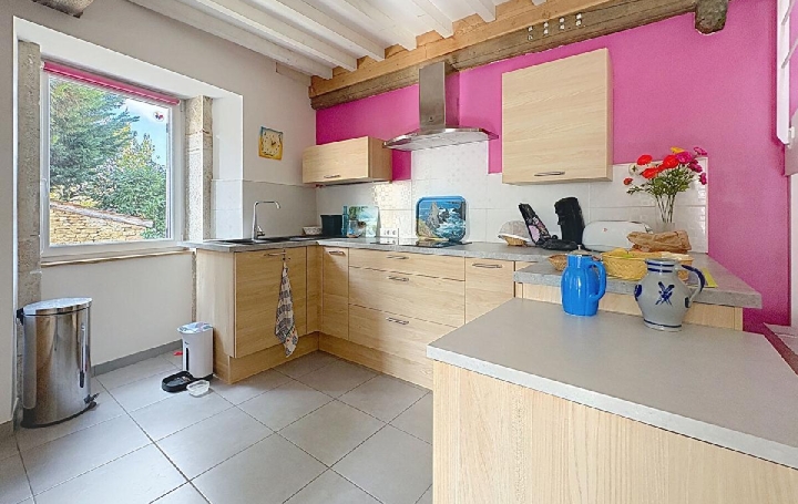 Maison IGE (71960)  125 m2 310 000 € 