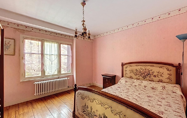 Maison LUGNY (71260)  167 m2 135 000 € 