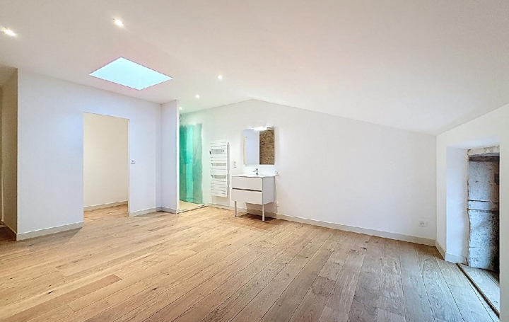 Maison CLUNY (71250)  200 m2 525 000 € 