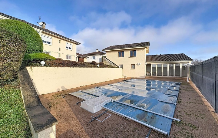 Maison FLEURVILLE (71260)  154 m2 250 000 € 