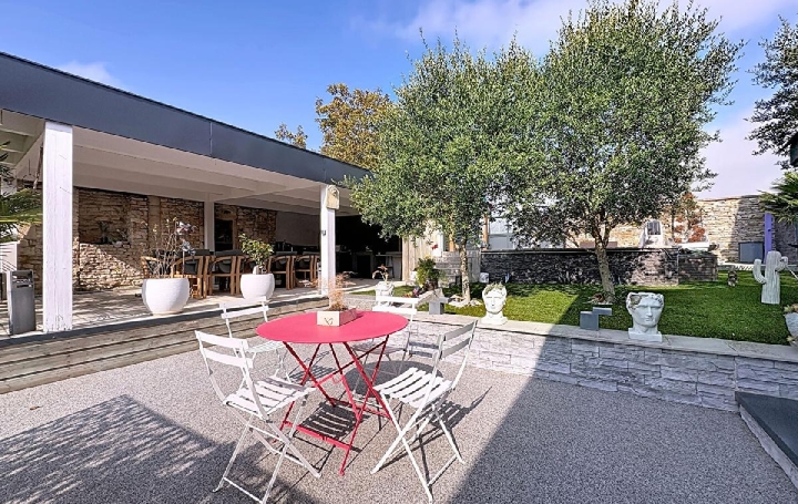 Maison VIRE (71260)  160 m2 345 000 € 
