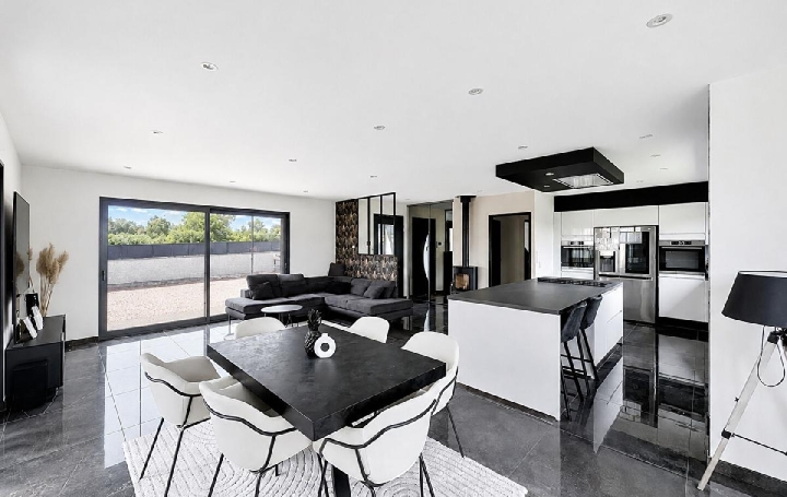 Maison PRISSE (71960)  131 m2 417 000 € 