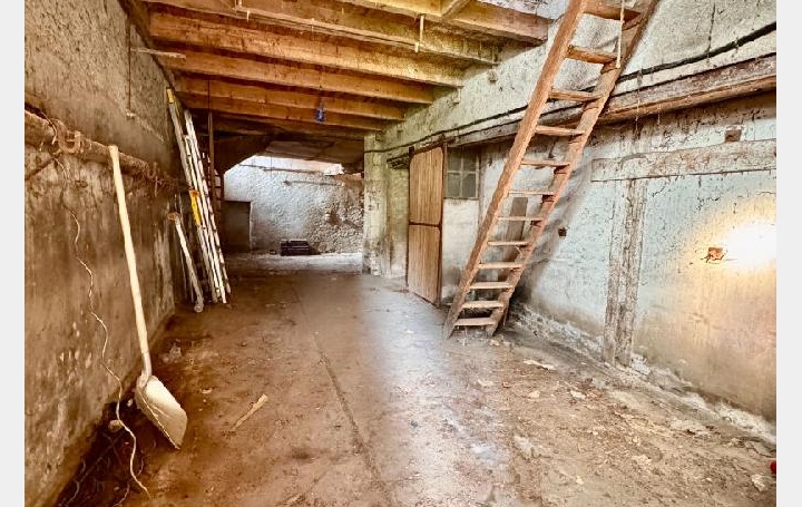 Maison MONTMELARD (71520)  173 m2 98 000 € 