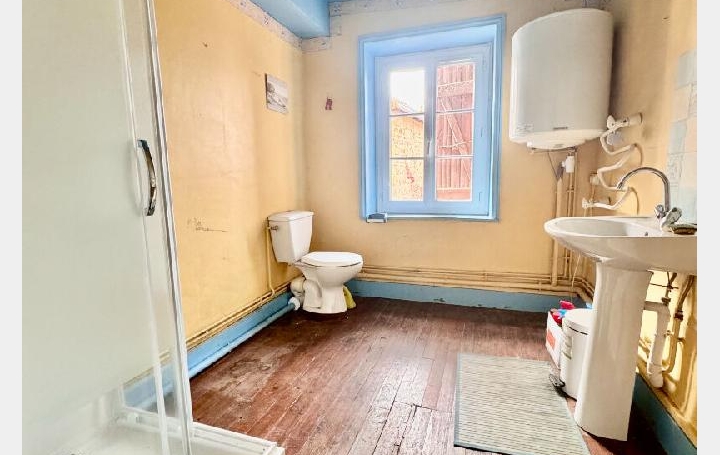 Maison MONTMELARD (71520)  173 m2 98 000 € 