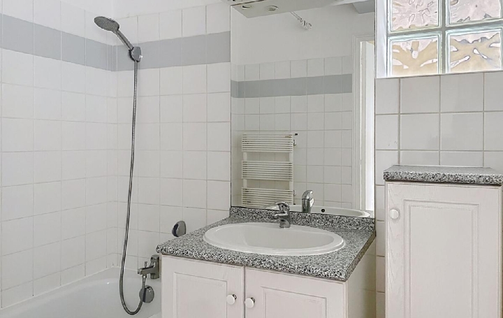 3 Pièces CLUNY (71250)  64 m2 174 000 € 