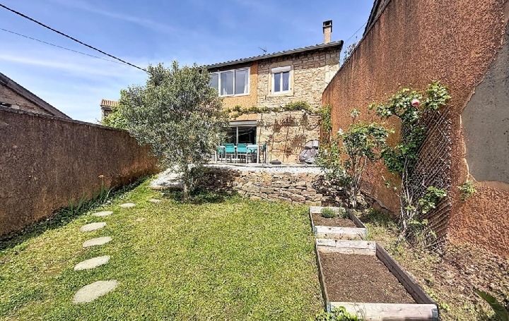 Maison LA ROCHE-VINEUSE (71960)  135 m2 210 000 € 