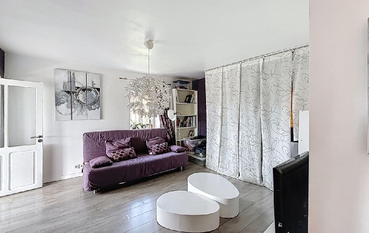 Maison LA ROCHE-VINEUSE (71960)  135 m2 210 000 € 