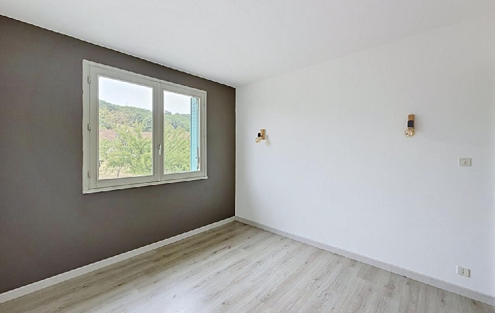 Maison VIRE (71260)  82 m2 189 000 € 