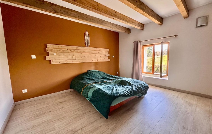 Maison AIGUEPERSE (69790)  143 m2 185 000 € 