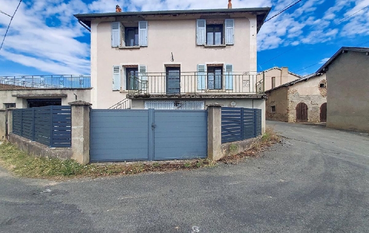 Maison 7 pièces 220 m² · à Lantignié · 220 m² · 345 000 €