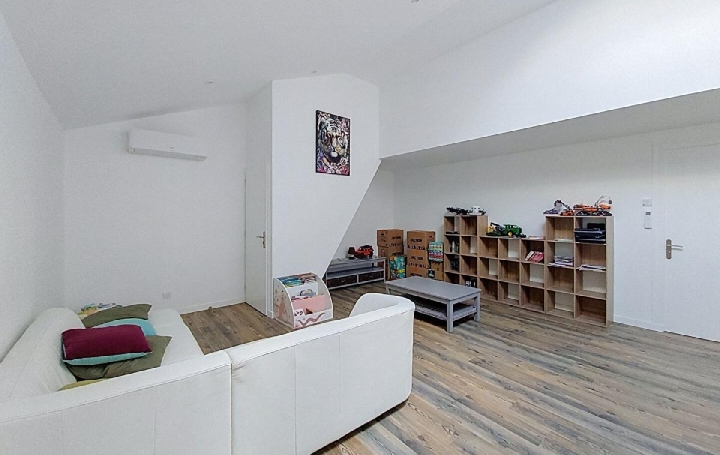 Maison LANTIGNIE (69430)  220 m2 335 000 € 