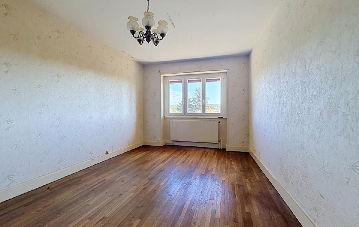 Maison BISSY-LA-MACONNAISE (71260)  154 m2 220 500 € 