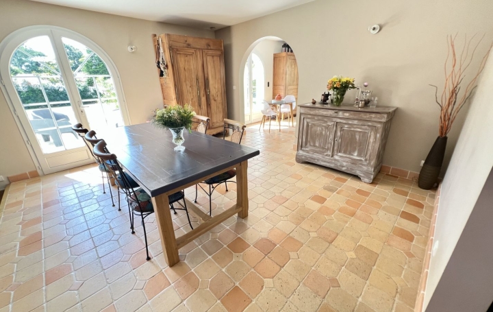 Domaine VERTOU (44120)  216 m2 1 100 000 € 