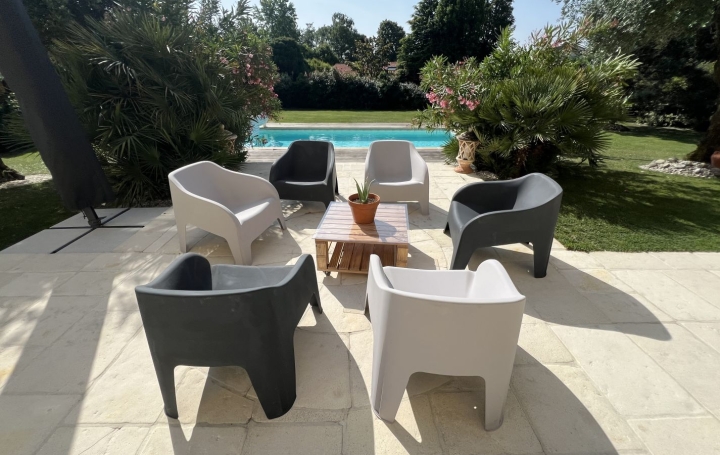 Domaine VERTOU (44120)  216 m2 1 100 000 € 