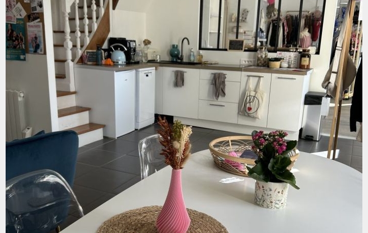 Local commercial BASSE-GOULAINE (44115)  242 m2 527 850 € 