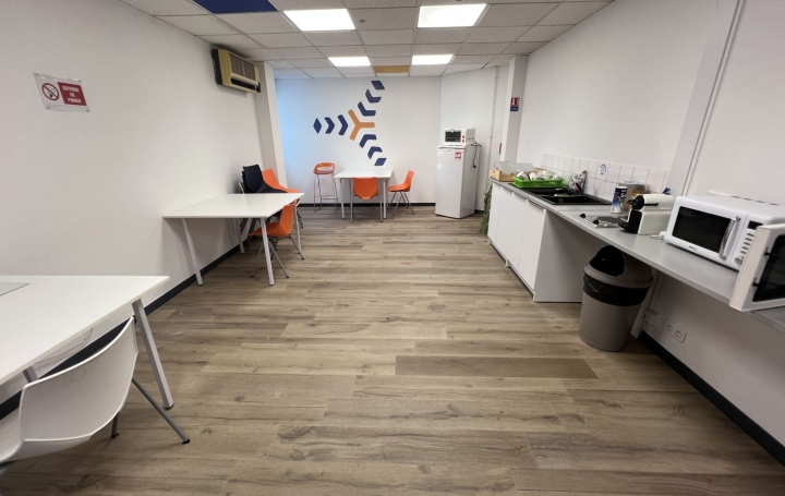 Local commercial NANTES (44200)  4 090 m2 3 075 000 € 