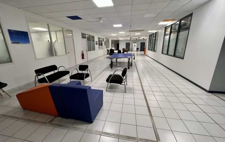 Local commercial NANTES (44200)  4 090 m2 3 075 000 € 