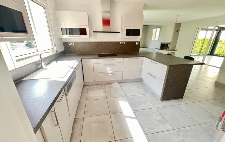 Maison BASSE-GOULAINE (44115)  140 m2 495 000 € 