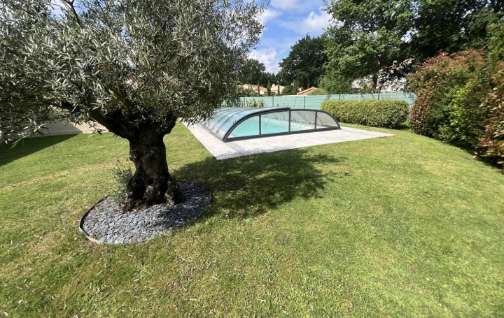 Maison BASSE-GOULAINE (44115)  140 m2 495 000 € 