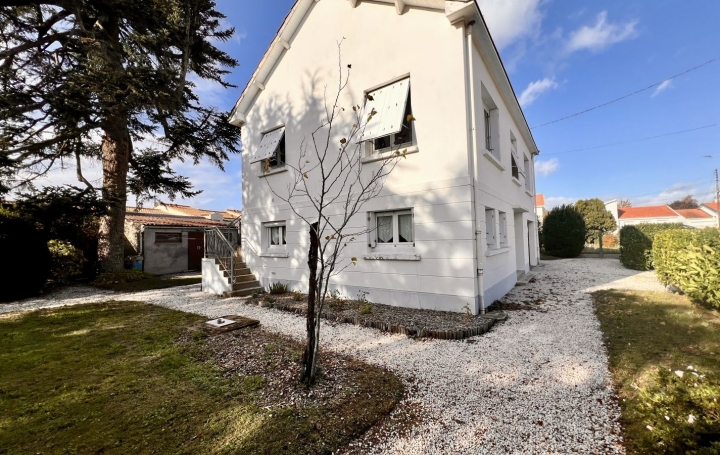 Maison HAUTE-GOULAINE (44115)  140 m2 295 000 € 