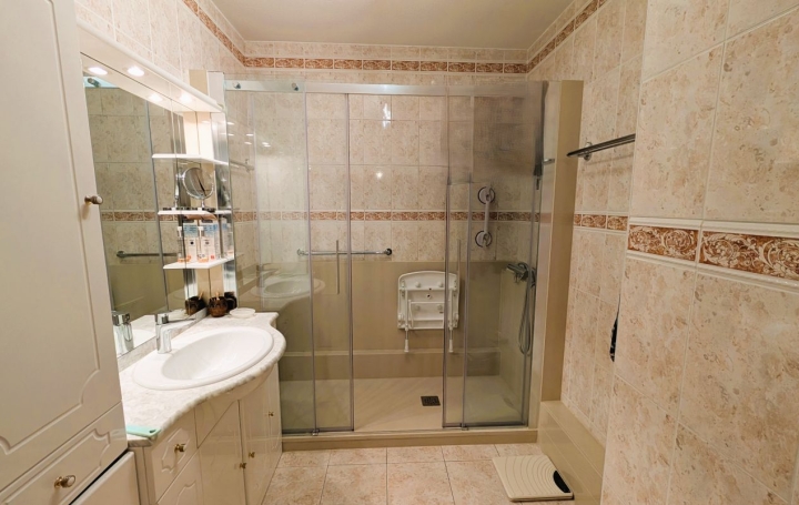 3 Pièces ANGLET (64600)  98 m2 496 000 € 