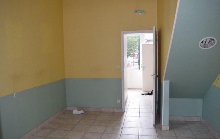 Maison RUFFEC (16700)  88 m2 53 000 € 