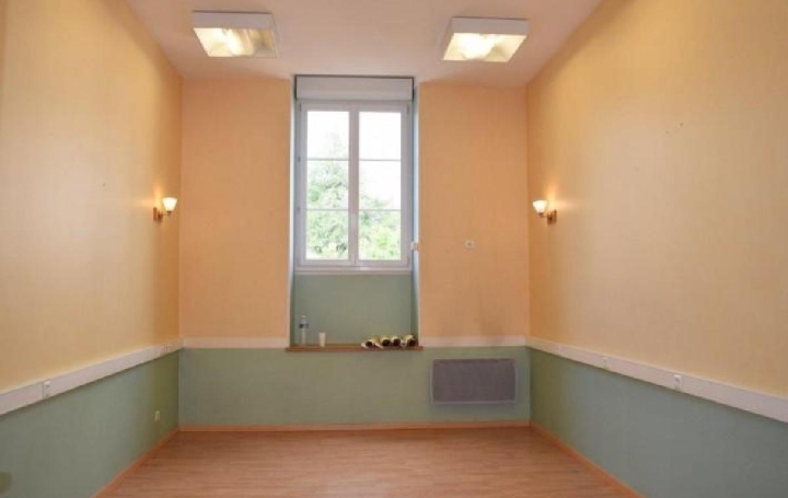Maison RUFFEC (16700)  88 m2 42 000 € 