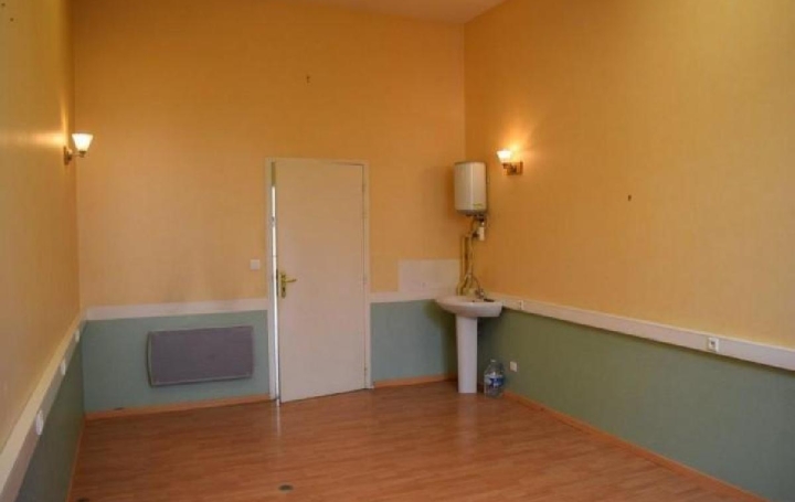 Maison RUFFEC (16700)  88 m2 42 000 € 