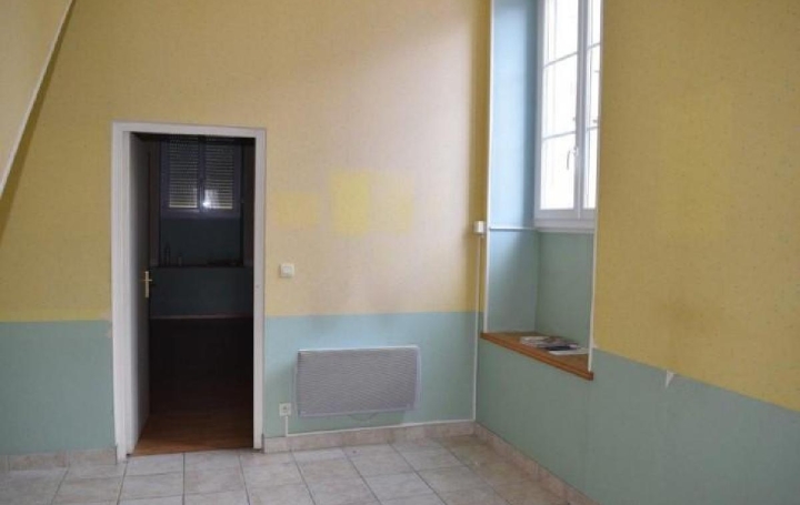 Maison RUFFEC (16700)  88 m2 42 000 € 