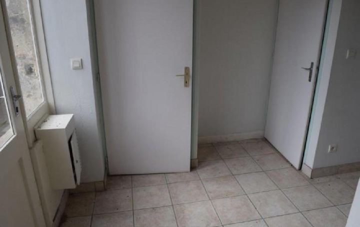 Maison RUFFEC (16700)  88 m2 42 000 € 