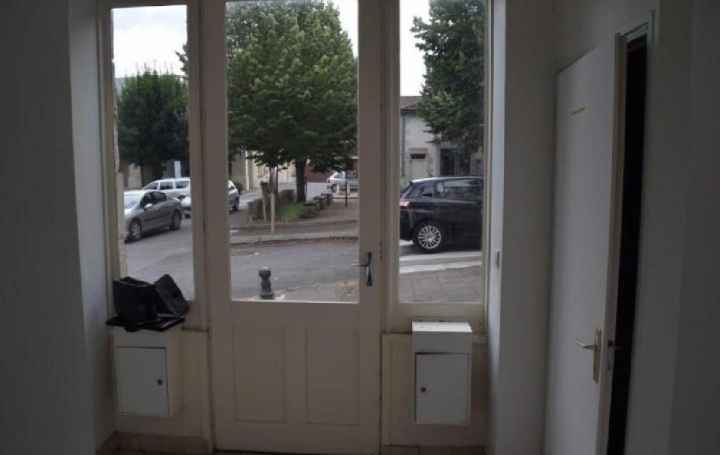 Maison RUFFEC (16700)  88 m2 42 000 € 