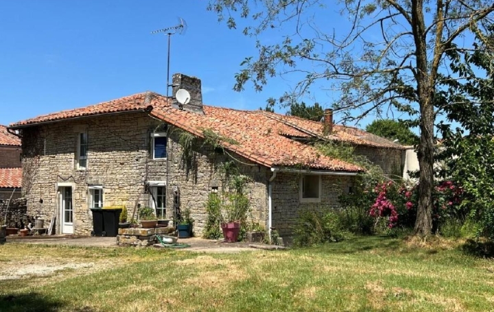 Maison NANTEUIL-EN-VALLEE (16700)  180 m2 149 950 € 