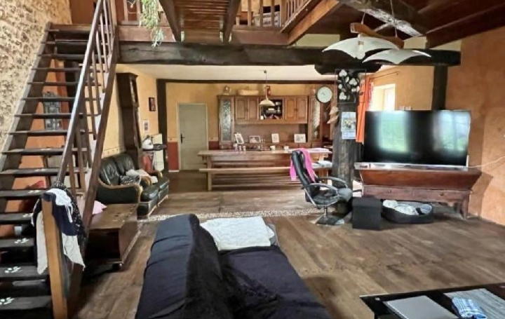 Maison NANTEUIL-EN-VALLEE (16700)  180 m2 149 950 € 