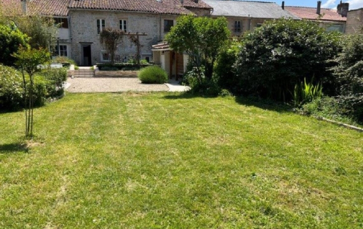 Réseau Immo-diffusion : Maison  VERTEUIL-SUR-CHARENTE  200 m2 214 750 € 