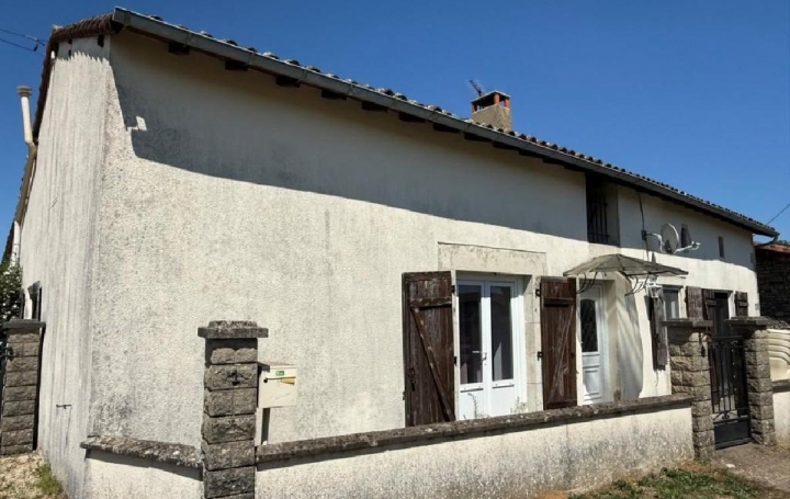 Maison RUFFEC (16700)  155 m2 132 975 € 